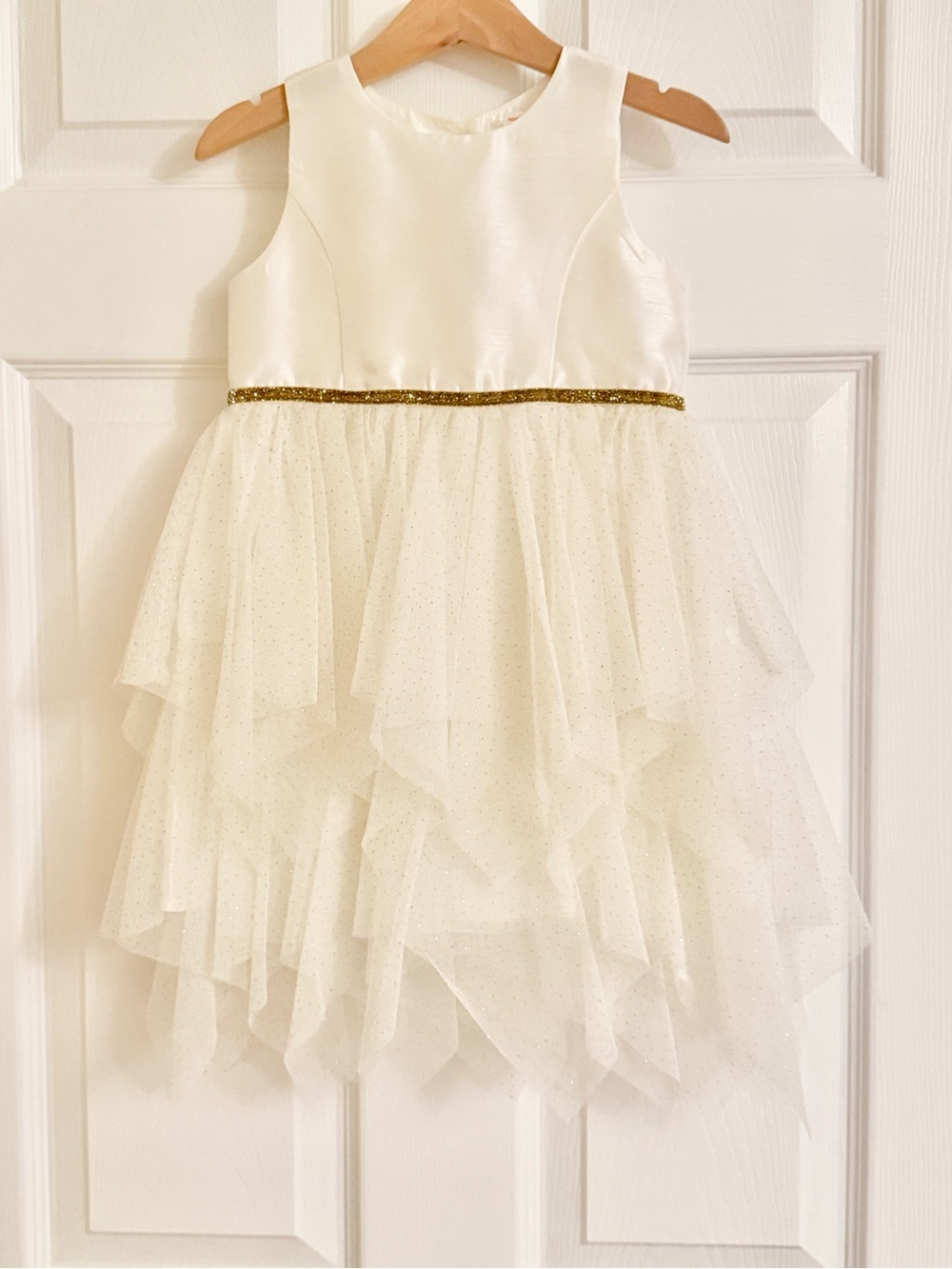 3at Cat & Jack Ivory Tulle Party Dress with Gold Sparkle Waist